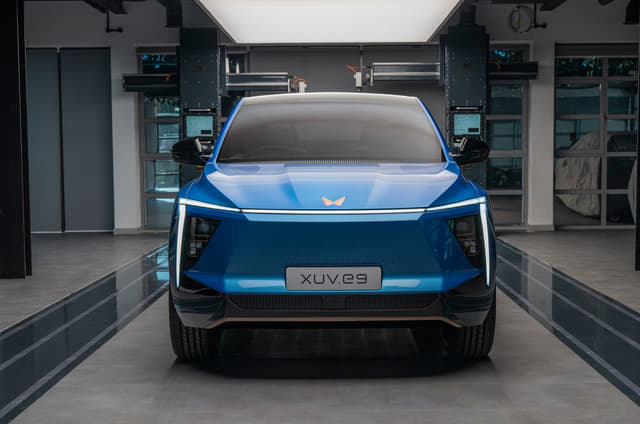 Front View Image - 460